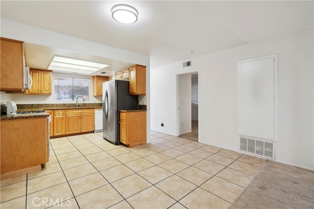 1745 Los Feliz Drive, Thousand Oaks CA: https://media.crmls.org/medias/eff1af4d-7eba-4b54-8608-c739f805521f.jpg