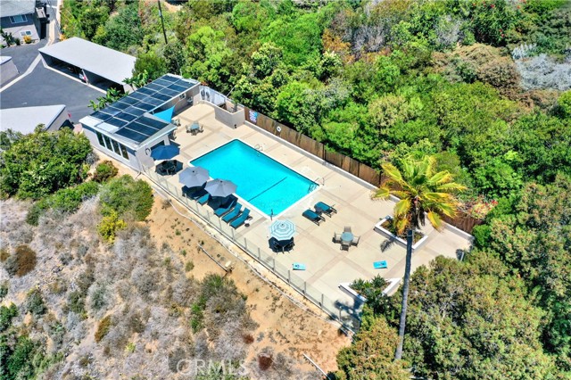 21692 Ocean Vista Drive, Laguna Beach CA: https://media.crmls.org/medias/eff1b7ce-e9fb-4213-b53d-e6e39dacc46d.jpg