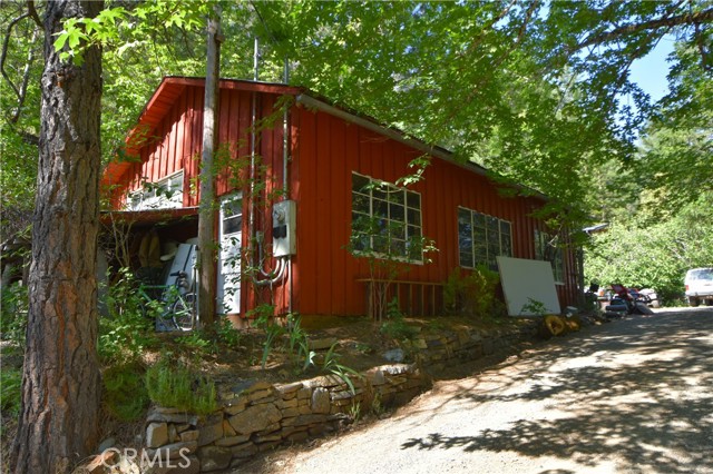 50721 State Highway 96, Klamath River CA: https://media.crmls.org/medias/eff217f6-2587-4777-93b8-dab0f44eff17.jpg