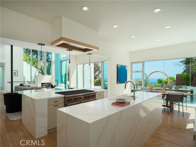 Detail Gallery Image 12 of 32 For 468 Ashton Dr, Laguna Beach,  CA 92651 - 4 Beds | 4/1 Baths