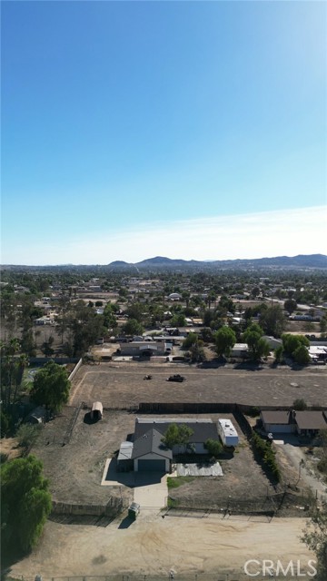 21361 Flynn Road, Perris CA: https://media.crmls.org/medias/eff31f57-27c1-483a-9744-dd87313fac80.jpg