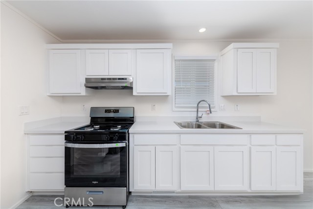 1560 Massachussetts Avenue, Riverside CA: https://media.crmls.org/medias/eff3209d-b42e-4997-b058-1ea1dc81b6e1.jpg