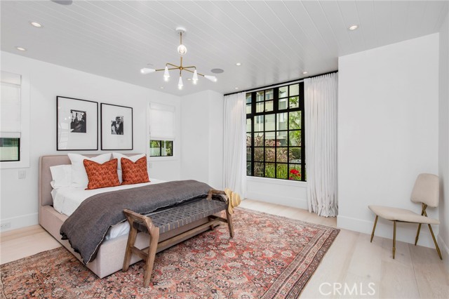 2209 Bayside Drive, Corona del Mar CA: https://media.crmls.org/medias/eff3ec90-a860-43fb-9e7b-1a5a8076a46a.jpg