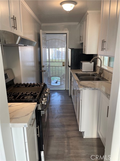 Detail Gallery Image 21 of 28 For 117 S Cedar, Inglewood,  CA 90301 - – Beds | – Baths