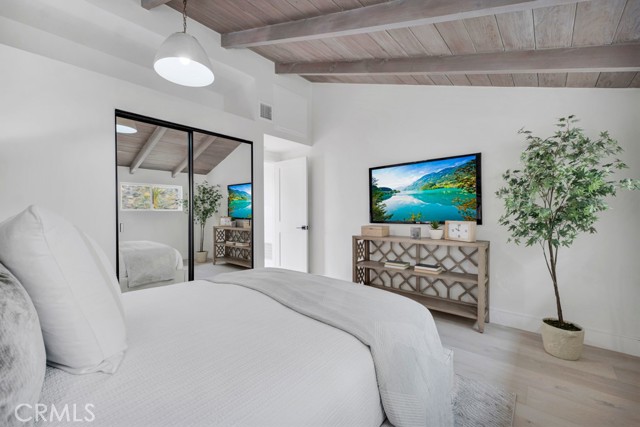 10 Camel Point, Laguna Beach CA: https://media.crmls.org/medias/eff4555f-d27c-4711-8310-ff4f9fe882d5.jpg