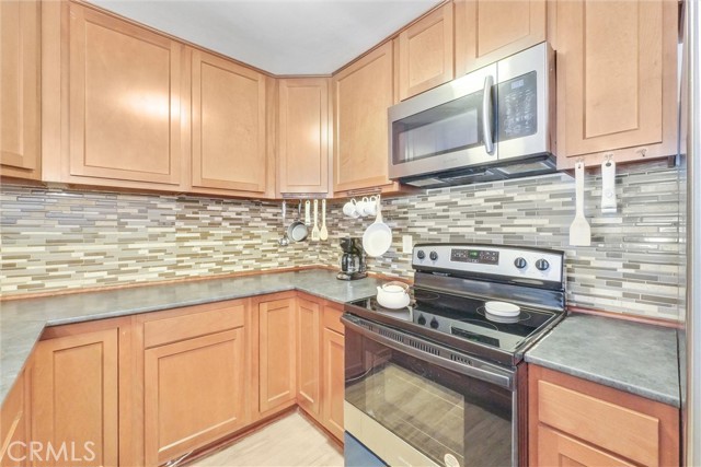 Detail Gallery Image 12 of 30 For 23276 Orange Ave #8,  Lake Forest,  CA 92630 - 3 Beds | 2 Baths