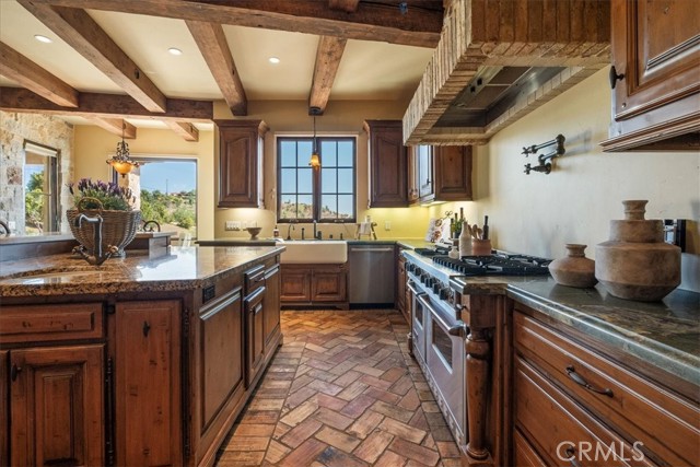 Detail Gallery Image 17 of 72 For 1470 via Chaparral, Fallbrook,  CA 92028 - 7 Beds | 5/2 Baths