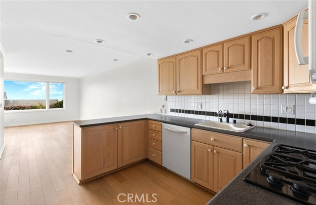 Detail Gallery Image 13 of 52 For 33671 Flying Jib Dr, Dana Point,  CA 92629 - 3 Beds | 2/1 Baths