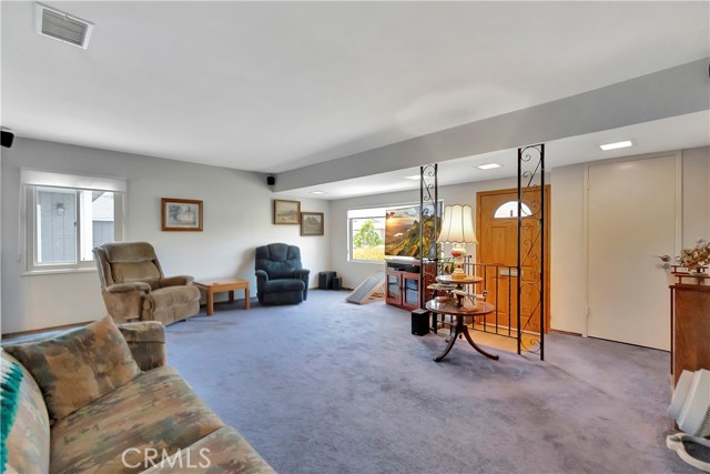 3850 Senasac Avenue, Long Beach CA: https://media.crmls.org/medias/eff645ea-5b2e-4c1a-8ced-4c61be308c6f.jpg