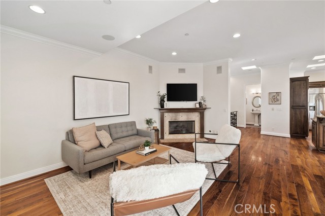 424 Marine Avenue, Manhattan Beach CA: https://media.crmls.org/medias/eff666e0-ae38-4fb3-86ec-4bef8fc4786b.jpg