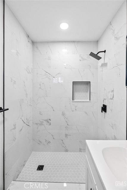 Detail Gallery Image 26 of 28 For 3013 Arnold St, Bakersfield,  CA 93305 - 3 Beds | 2 Baths