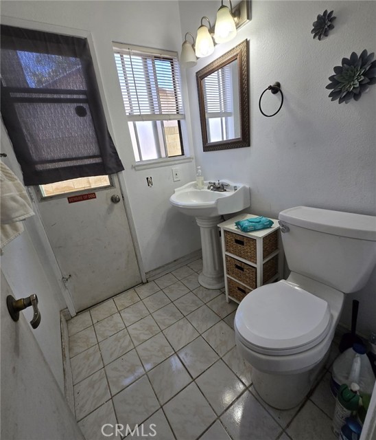 Detail Gallery Image 12 of 19 For 3151 E Radcliffe, Anaheim,  CA 92806 - 4 Beds | 2/1 Baths