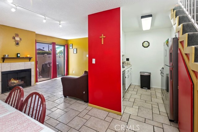 Detail Gallery Image 4 of 21 For 4809 N Sunflower Ave #C,  Covina,  CA 91724 - 2 Beds | 2 Baths
