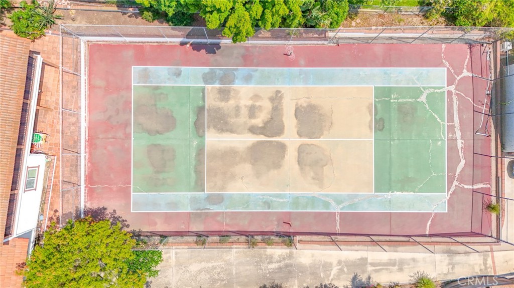 https://media.crmls.org/medias/eff99f06-b3db-4817-bc01-60ae53cef3c8.jpg?preset=X-Large