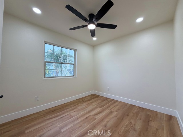 949 Oak Glen Ln, Colton, CA 92324 photo 13
