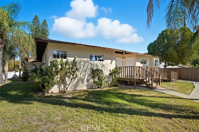 7958 Tampa Ave, Reseda CA: https://media.crmls.org/medias/effb25d3-24a9-48f0-8f52-f46f6ff4f39f.jpg