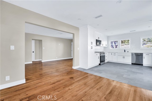 Image 6 of 51 For 5602 Verdura Ave