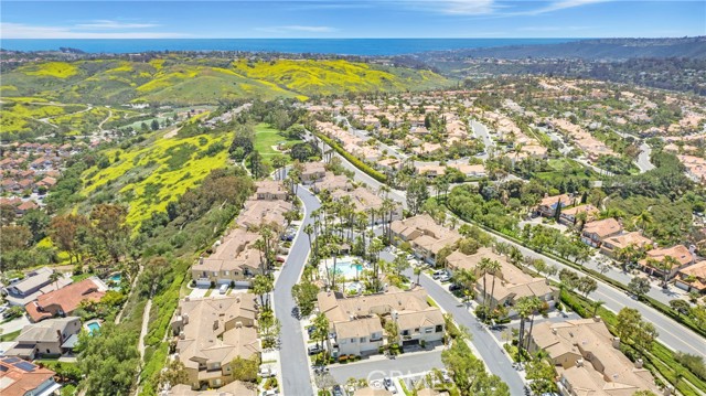 37 Fleurance Street, Laguna Niguel CA: https://media.crmls.org/medias/effd017d-dbc2-463f-83de-6957235016d9.jpg