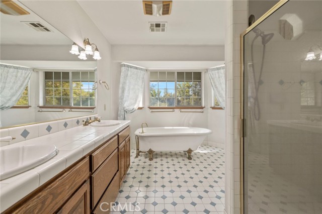 50711 Road 426, Oakhurst CA: https://media.crmls.org/medias/effd9390-8866-4e24-a29e-25820f649ecb.jpg