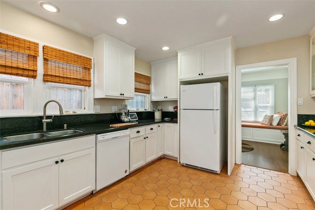 Detail Gallery Image 18 of 32 For 728 Belmont Ave, Long Beach,  CA 90804 - 2 Beds | 2 Baths