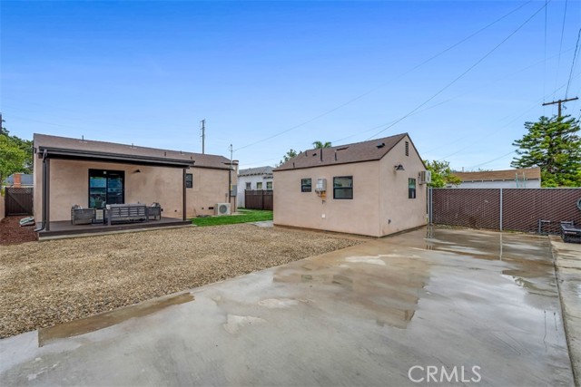 433 N Buena Vista Street, Burbank CA: https://media.crmls.org/medias/effec207-01a5-4e5c-9313-f27b7faf6bd5.jpg