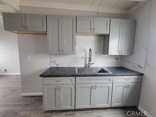 2451 Lemon Avenue, Signal Hill CA: https://media.crmls.org/medias/efff1a9b-dbb0-48df-b6ae-74f5286b480f.jpg