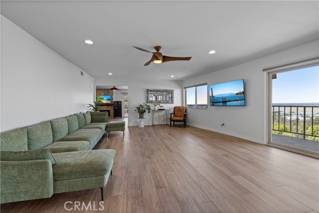 Image 13 of 54 For 2700 Panorama Drive 208