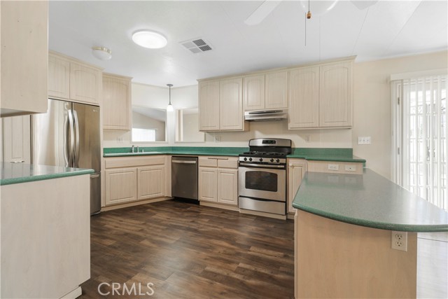 Detail Gallery Image 12 of 34 For 40896 Oregon, Cherry Valley,  CA 92223 - 2 Beds | 2 Baths