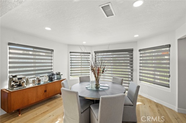 Detail Gallery Image 14 of 67 For 22731 Canyon Lake Dr, Canyon Lake,  CA 92587 - 4 Beds | 4 Baths