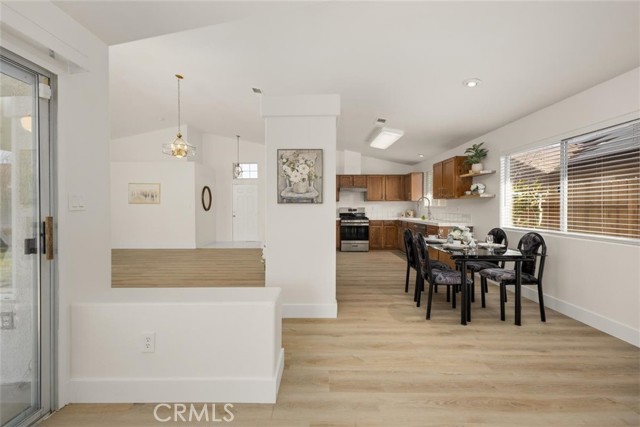 Detail Gallery Image 11 of 27 For 4906 Shadow Stone Dr, Bakersfield,  CA 93313 - 4 Beds | 2 Baths