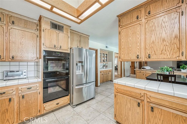 6442 N Gentry Avenue, Fresno CA: https://media.crmls.org/medias/f000210f-5056-4b46-9621-a6b09f6e41cf.jpg