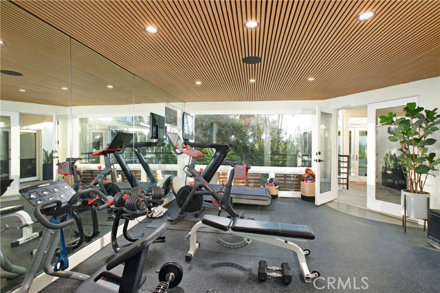 3863 Sherwood Place, Sherman Oaks CA: https://media.crmls.org/medias/f0010018-d3c4-4ab5-9fb2-ac1f097e656e.jpg