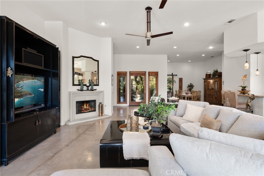 MLS #CV25136398 image #25