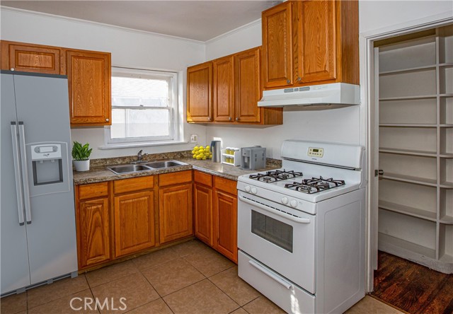 Detail Gallery Image 6 of 27 For 1719 Cabrillo Ave #C,  Torrance,  CA 90501 - 2 Beds | 1 Baths