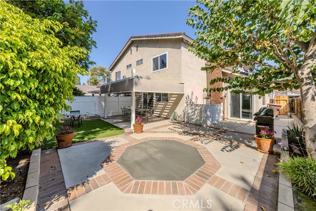 8437 E Amberwood Street, Anaheim Hills CA: https://media.crmls.org/medias/f002bd70-c82f-4e3c-8299-319430f2e7a1.jpg
