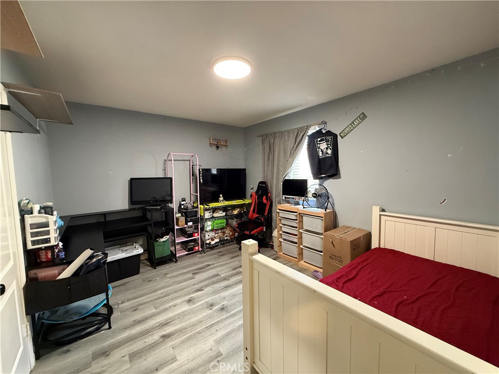 https://media.crmls.org/medias/f0041d8b-927a-4695-9529-be0ae0e65b59.jpg?preset=X-Large