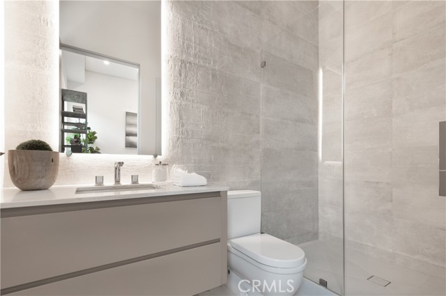 627 N Vista Street, Los Angeles CA: https://media.crmls.org/medias/f005d6cf-456d-4825-80c0-4ff4d7b7989b.jpg