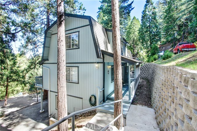 23995 Fern, Crestline, CA 92325