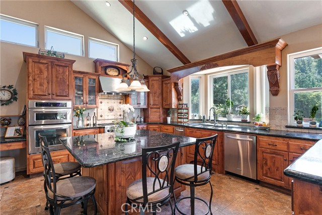 781 Brentwood Drive, Lake Arrowhead CA: https://media.crmls.org/medias/f0069229-b230-470e-941a-607b94331432.jpg