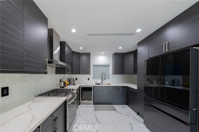 Detail Gallery Image 8 of 16 For 7719 Rhodes, North Hollywood,  CA 91605 - 3 Beds | 2 Baths