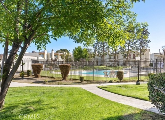 Detail Gallery Image 18 of 19 For 1405 Gemini Ct, Bakersfield,  CA 93309 - 3 Beds | 2/1 Baths
