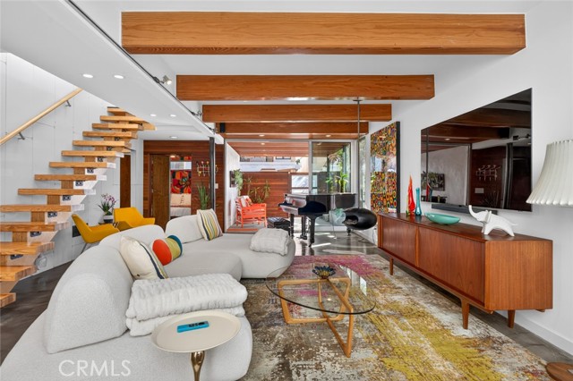 Detail Gallery Image 15 of 62 For 219 Colton, Newport Beach,  CA 92663 - 4 Beds | 3 Baths