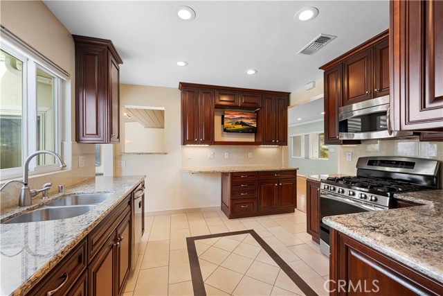 Detail Gallery Image 14 of 34 For 841 Irving, Burbank,  CA 91504 - 3 Beds | 2 Baths