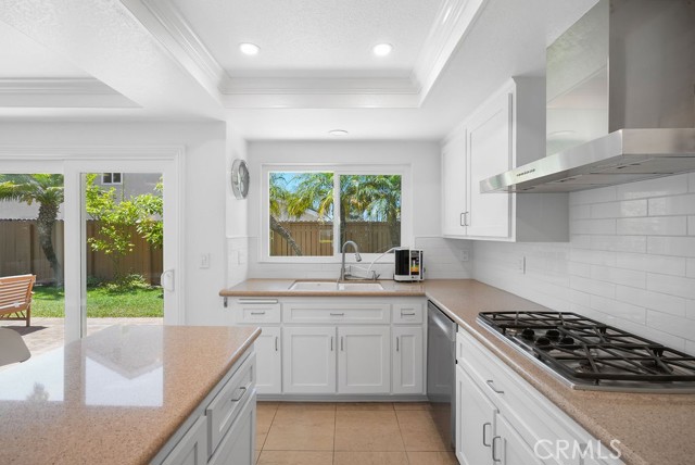 Detail Gallery Image 6 of 20 For 201 La Costa Ct, Costa Mesa,  CA 92627 - 4 Beds | 3 Baths