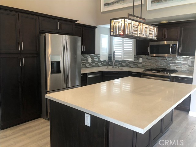 Detail Gallery Image 4 of 9 For 17946 Fairfax, Fontana,  CA 92336 - 4 Beds | 2 Baths