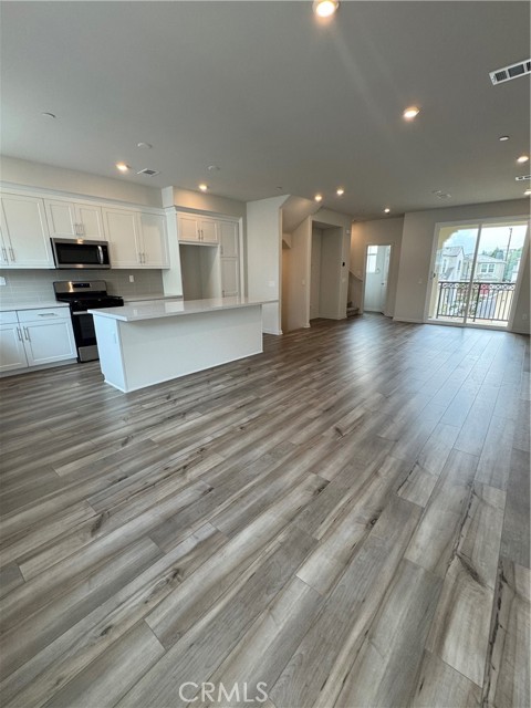 2131 Cumberland, Pomona CA: https://media.crmls.org/medias/f00a67ad-efde-439c-81d2-c003895a8ea4.jpg