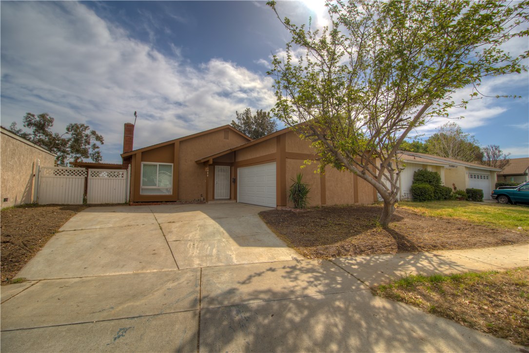 6880 Astoria Dr, Riverside, CA 92503