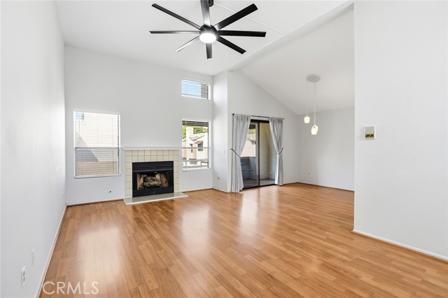 Detail Gallery Image 6 of 26 For 4265 Las Virgenes #2,  Calabasas,  CA 91302 - 2 Beds | 2 Baths