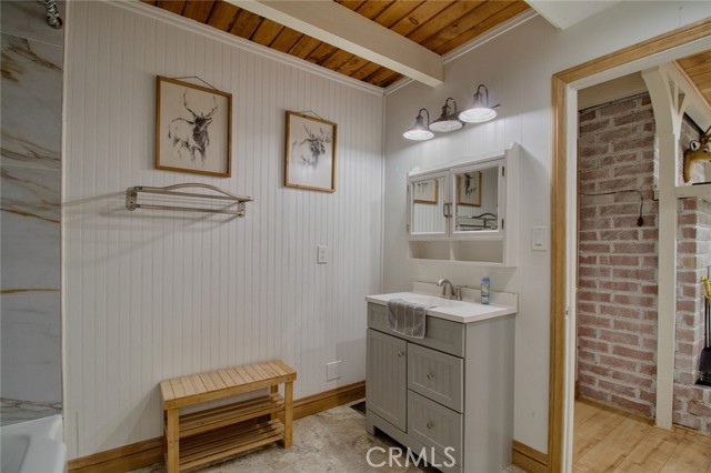 Detail Gallery Image 12 of 52 For 6252 Conifer Dr, Wrightwood,  CA 92397 - 4 Beds | 2/1 Baths