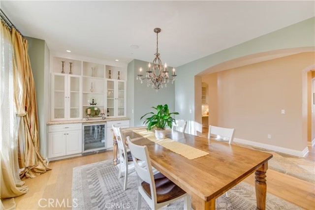 Detail Gallery Image 11 of 67 For 5230 Quakertown Ave, Woodland Hills,  CA 91364 - 5 Beds | 5 Baths